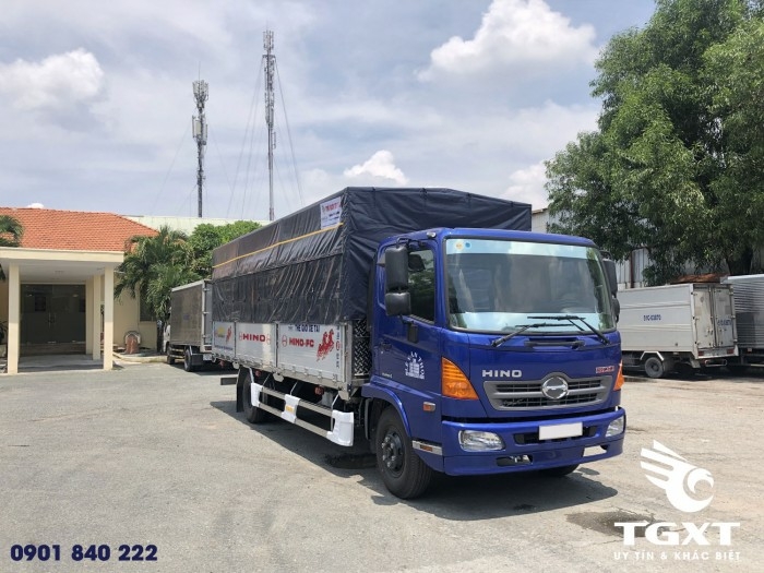 Hino FC thùng mui bạt bửng nhôm, hỗ trợ trả góp 80%