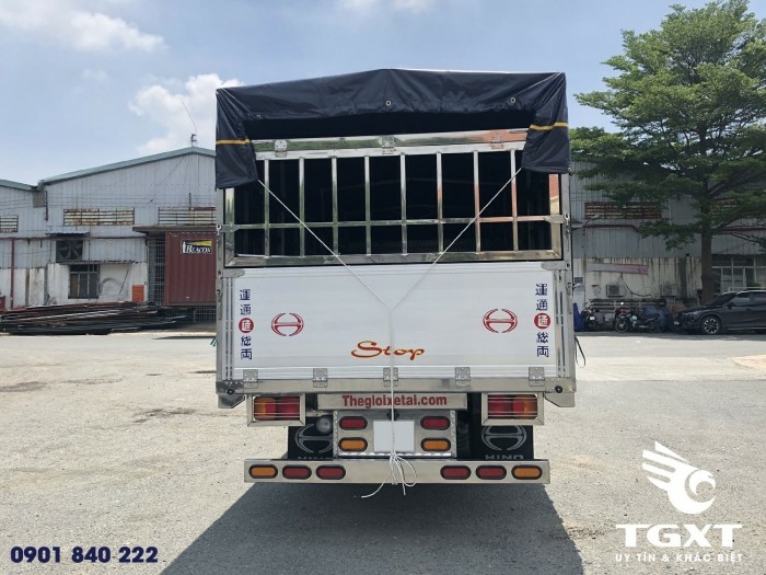Hino FC thùng mui bạt bửng nhôm, hỗ trợ trả góp 80%