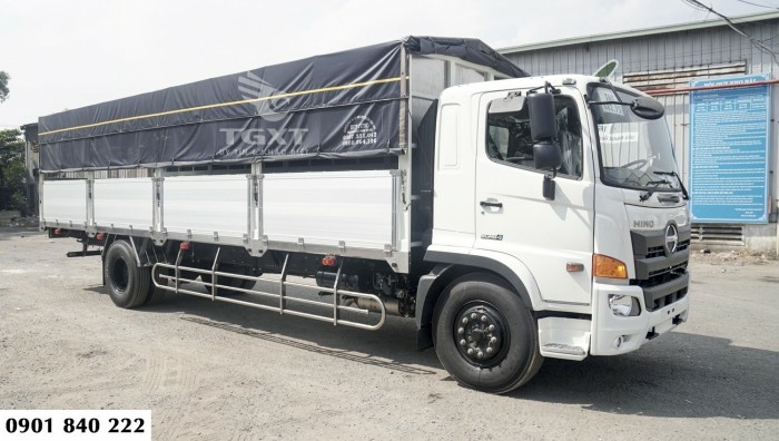Hino FG thùng bạt, tải 7T5 thùng dài 8m8, trả trước 300tr nhận xe