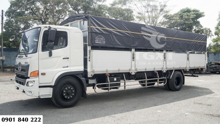 Hino FG thùng bạt, tải 7T5 thùng dài 8m8, trả trước 300tr nhận xe