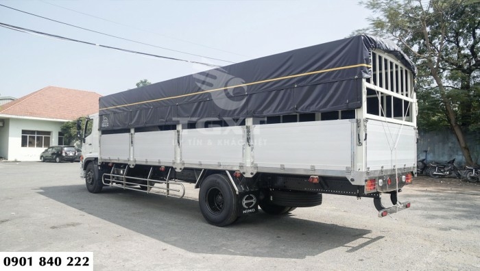 Hino FG thùng bạt, tải 7T5 thùng dài 8m8, trả trước 300tr nhận xe