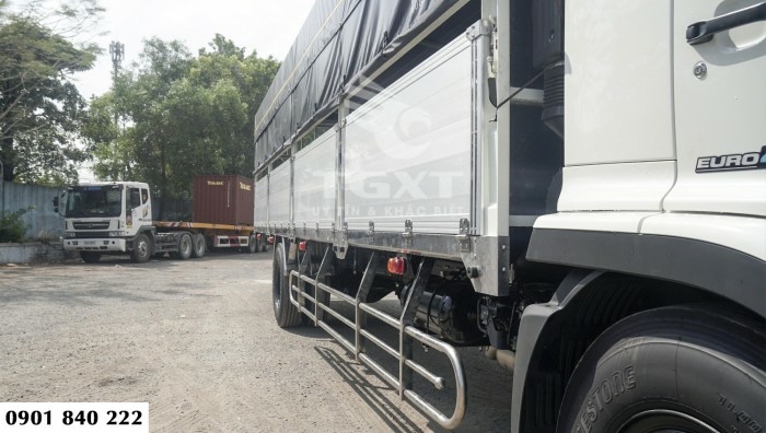 Hino FG thùng bạt, tải 7T5 thùng dài 8m8, trả trước 300tr nhận xe