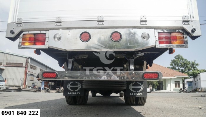 Hino FG thùng bạt, tải 7T5 thùng dài 8m8, trả trước 300tr nhận xe