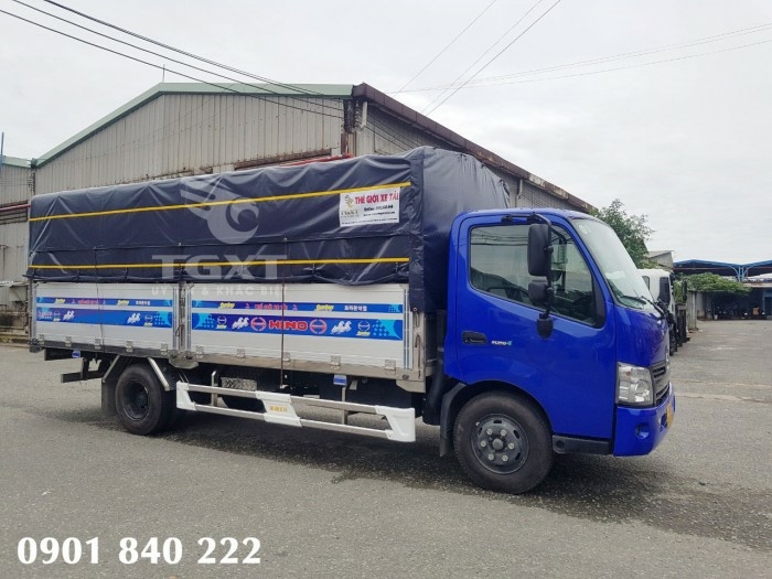 Hino XZU730L thùng bạt, 5 tấn, thùng dài 5m5, trả trước 20% nhận xe