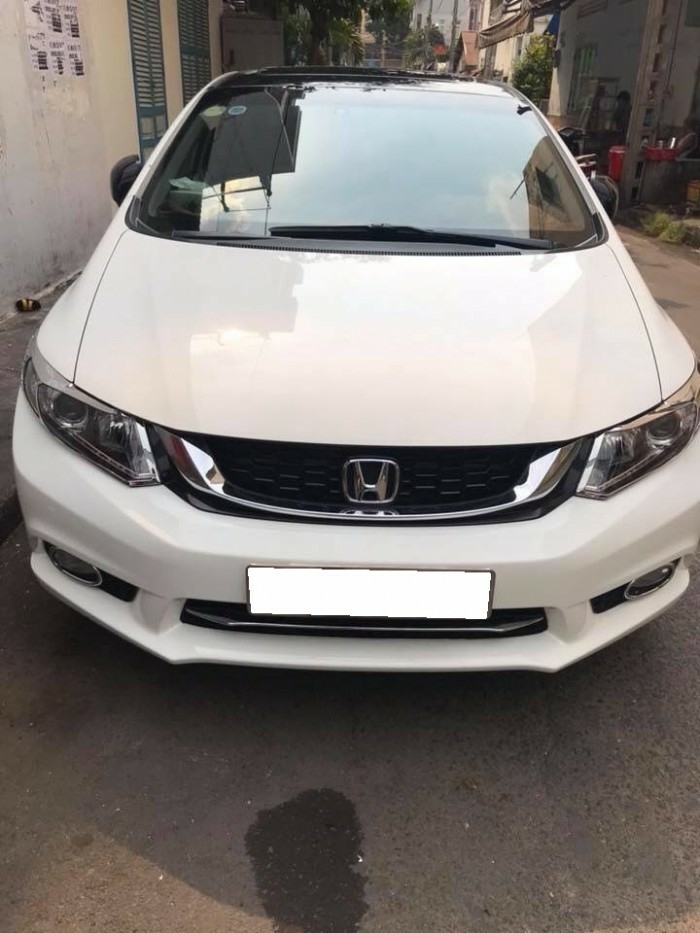 Cần bán xe Civic 2015, số tự động, bản full 2.0 màu trắng tinh