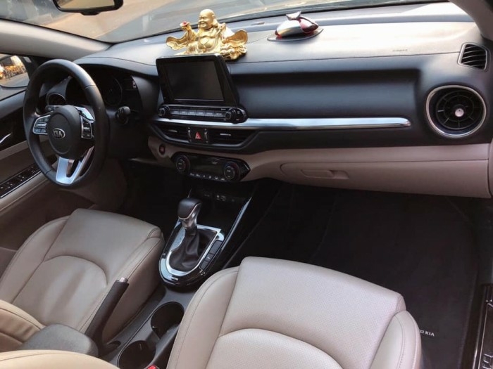 Cần bán xe kia Cerato 2019, số tự động, bản full, màu vàng cát