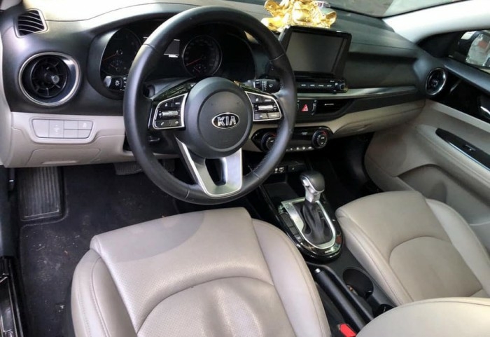 Cần bán xe kia Cerato 2019, số tự động, bản full, màu vàng cát