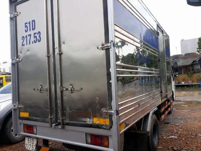 xe tải isuzu qkr đời 2017 thùng kín inox tải 2,1 tấn hỗ trợ trả góp tphcm