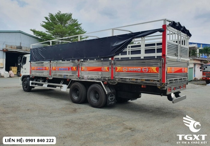 Xe tải Hino FM thùng bạt, tải 14T thùng 9m4, vay 80%