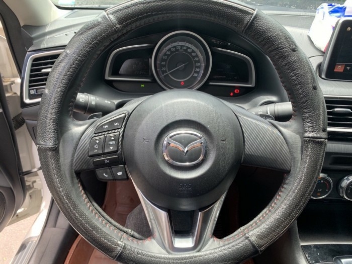 mazda 3 1.5AT sedan sx 2016 màu trắng bs SG xe quá đẹp