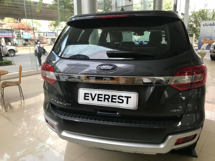 Bán xe Ford Everest 2.0AT 4x4 Titanium 2020