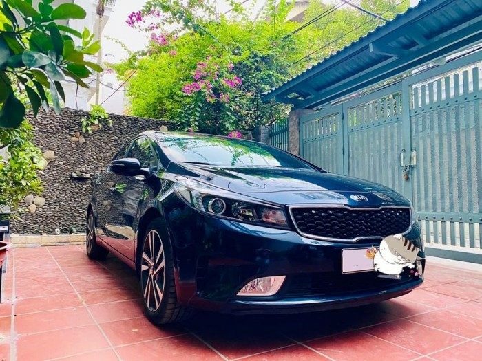 Gia đình cần bán Kia cerato 2.0, sx 2018, số tự động, bản full, màu xanh