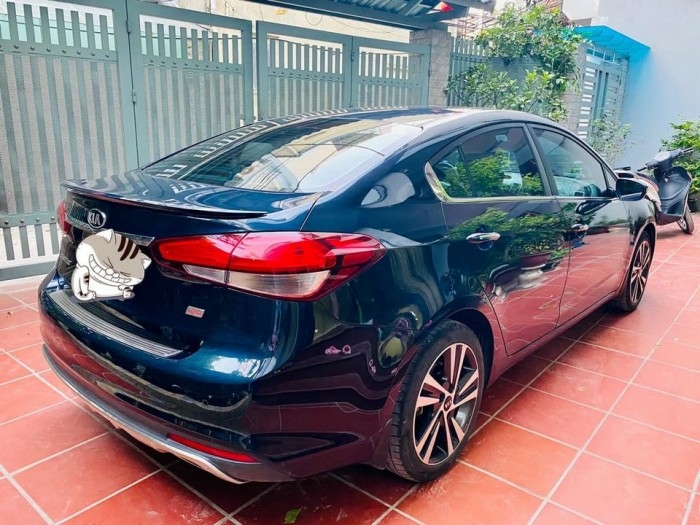 Gia đình cần bán Kia cerato 2.0, sx 2018, số tự động, bản full, màu xanh
