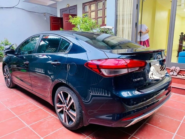 Gia đình cần bán Kia cerato 2.0, sx 2018, số tự động, bản full, màu xanh