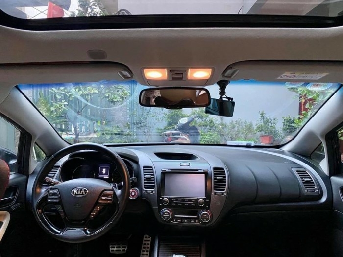 Gia đình cần bán Kia cerato 2.0, sx 2018, số tự động, bản full, màu xanh