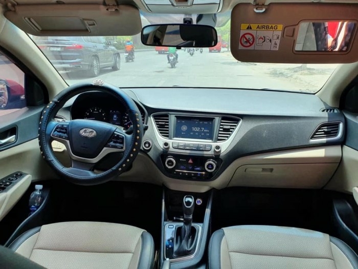 Cần bán xe Accent 2019, bản full, số tự động, màu đỏ candy