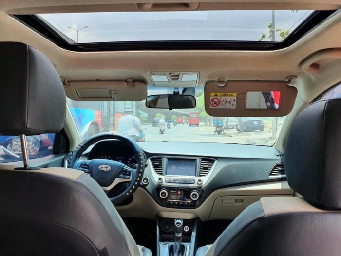 Cần bán xe Accent 2019, bản full, số tự động, màu đỏ candy