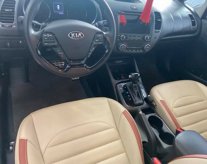 Gia đình cần bán Kia cerato 2.0, sx 2018, số tự động, bản full, màu xanh