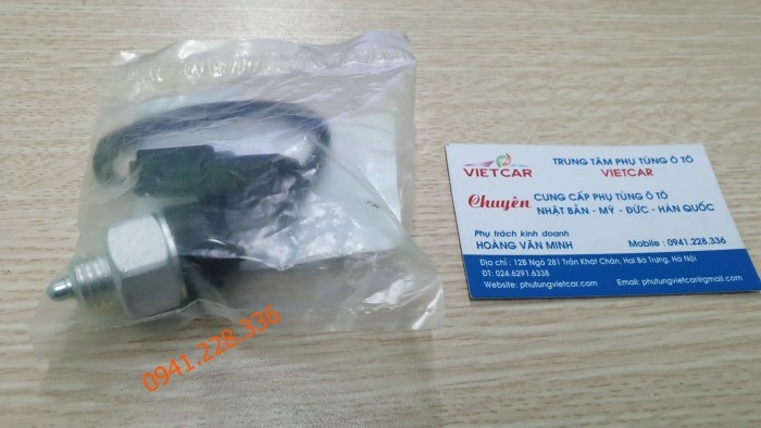 9386002510  Công tắc đèn lùi lắp trên hộp số Hyundai i20