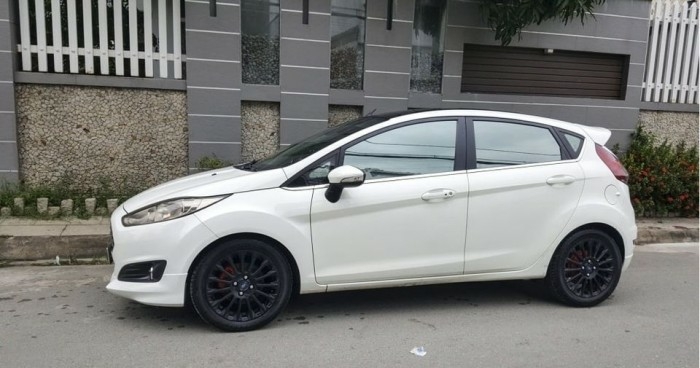 Cần bán xe Fiesta S 2015, bản 1.0 Tubo, màu trắng.