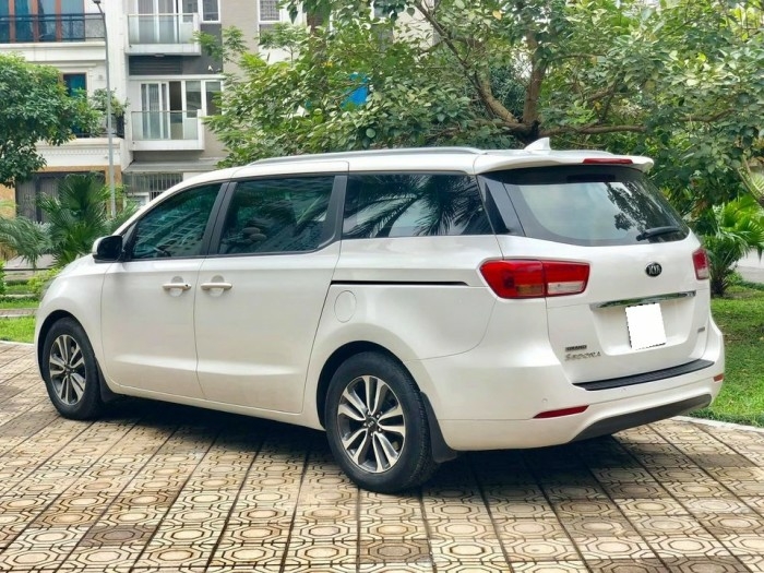 Cần bán xe Sedona DAT 2017, số tự động, máy dầu, bản thường, màu trắng