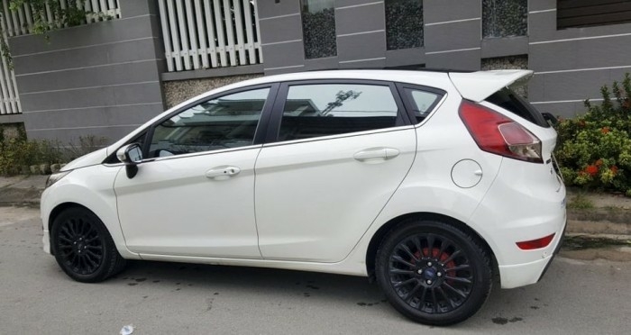 Cần bán xe Fiesta S 2015, bản 1.0 Tubo, màu trắng.