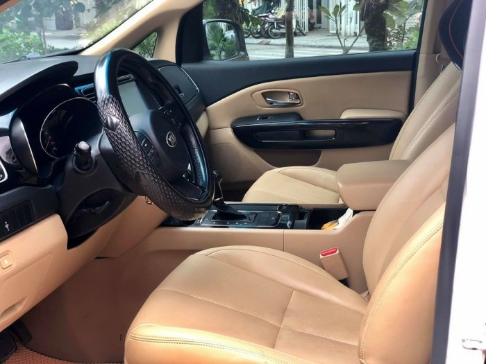 Cần bán xe Sedona DAT 2017, số tự động, máy dầu, bản thường, màu trắng