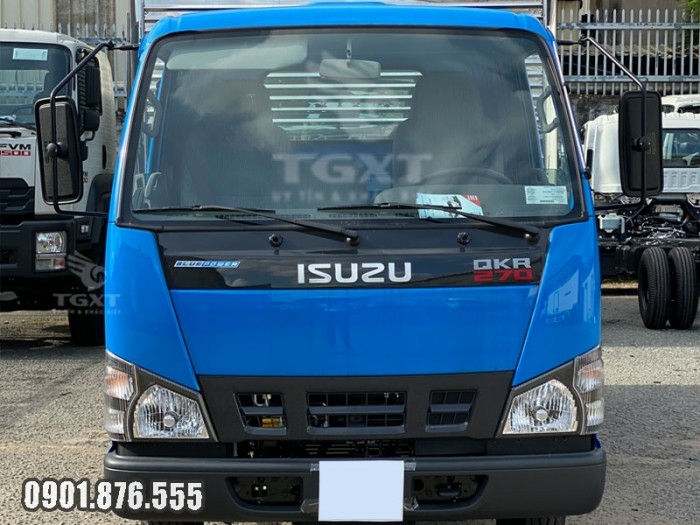 Isuzu QKR270 thùng kín dài 4m3 hỗ trợ trả góp 80% nhận xe ngay