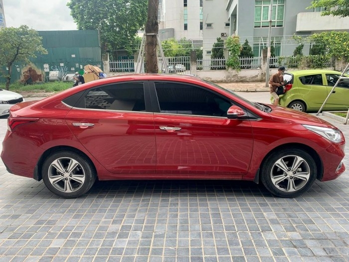 Cần bán xe Accent 2019, số tự động, bản full kịch, màu đỏ mới ken