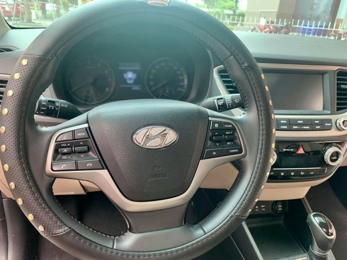 Cần bán xe Accent 2019, số tự động, bản full kịch, màu đỏ mới ken