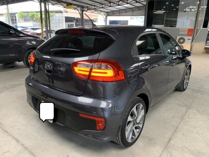 Kia Rio HB 1.5AT 2015 màu xám xe đẹp bao test hãng
