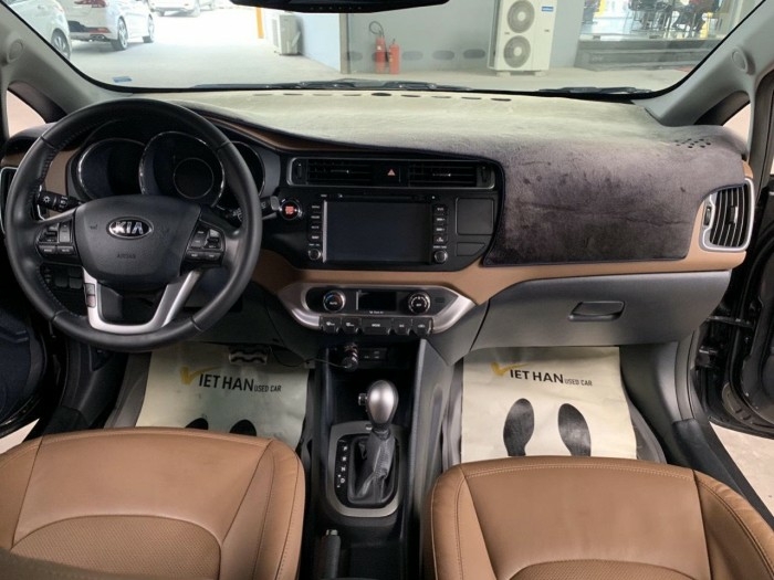 Kia Rio HB 1.5AT 2015 màu xám xe đẹp bao test hãng