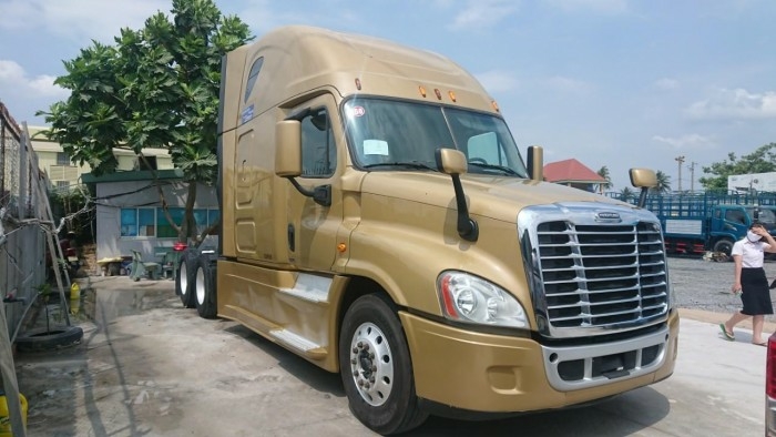 Xe đầu kéo Mỹ 2 giường 2014 Freightliner Cascadia nhập khẩu mua ở đâu ?