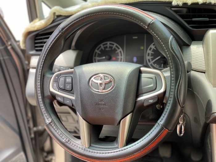 Toyota innova E 2.0MT 2019 màu đồng biển SG