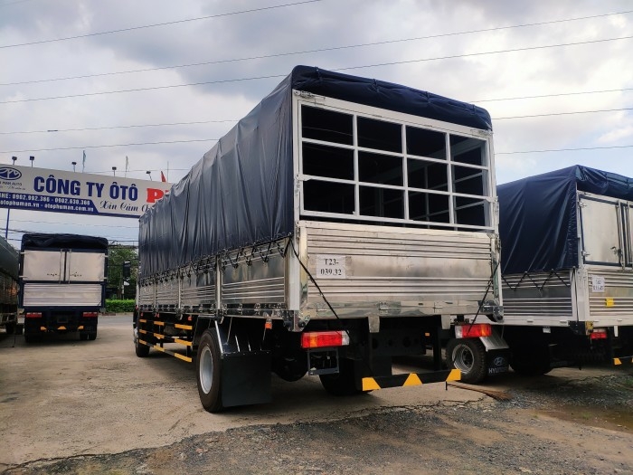 xe tải 8 tấn thùng 8 mét giảm giá 10% giá công khai 800tr