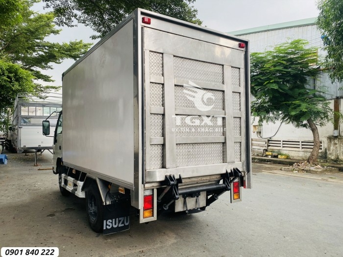 Isuzu QKR230 thùng bảo ôn gắn bửng nâng, trả góp 80%