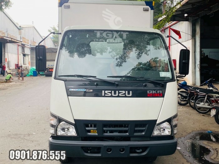 Xe tải Isuzu QKF 1T9 giao xe ngay, thùng dài 3m6
