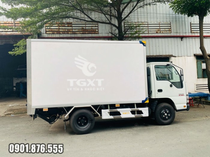 Xe tải Isuzu QKF 1T9 giao xe ngay, thùng dài 3m6