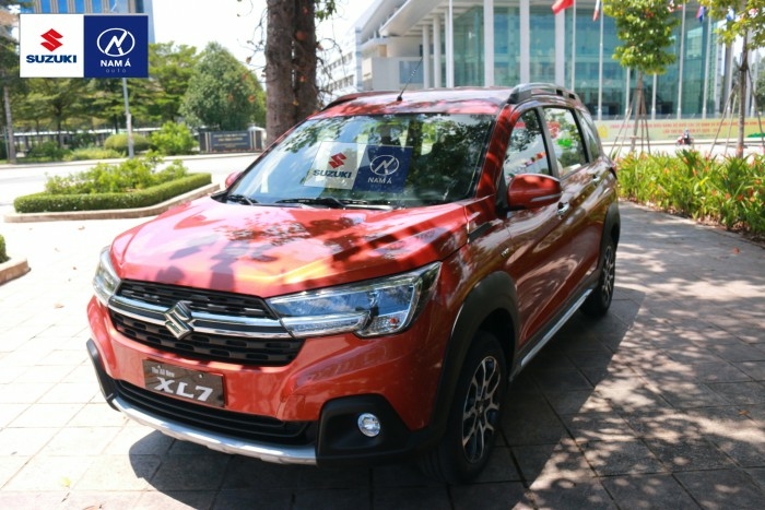 SUZUKI XL7 SUV 7 chỗ nhập khẩu nguyên chiếc Indonesia hoàn toàn mới!