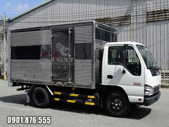 Isuzu QKR230 Thùng Kín Dài 3M5 Trả Trước 20%, Xe Có Sẵn
