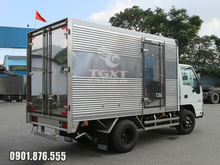 Isuzu QKR230 Thùng Kín Dài 3M5 Trả Trước 20%, Xe Có Sẵn