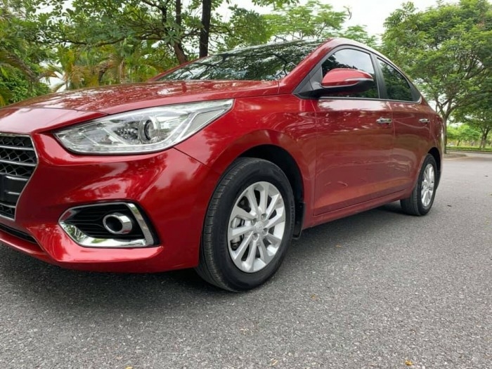Gia đình cần bán xe Accent 2018, số tự động, màu đỏ còn mới ken