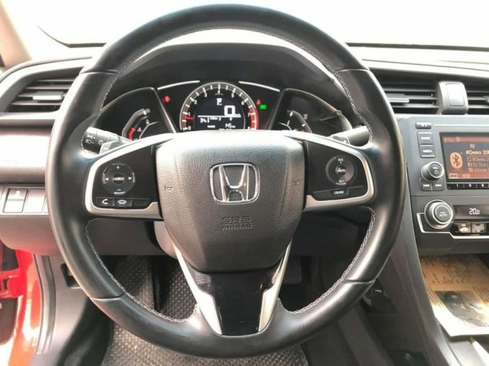Cần bán xe Civic 2019, số tự động, bản E, màu đỏ cherry cực đẹp.