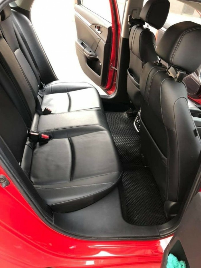 Cần bán xe Civic 2019, số tự động, bản E, màu đỏ cherry cực đẹp.