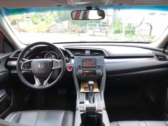 Cần bán xe Civic 2019, số tự động, bản E, màu đỏ cherry cực đẹp.