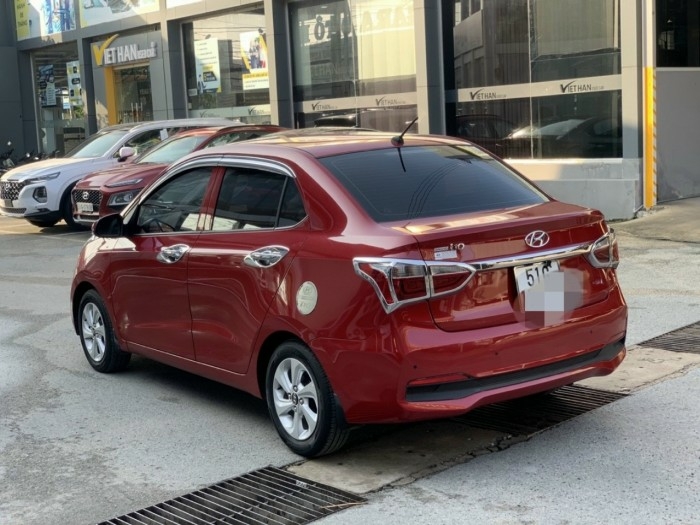 Hyundai Grand I10 SEDAN 1.2AT 2018 màu đỏ bs SG