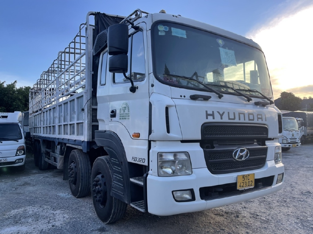 Xe tải 4 chân hyundai hd320 đời 2014 ga cơ xe zin