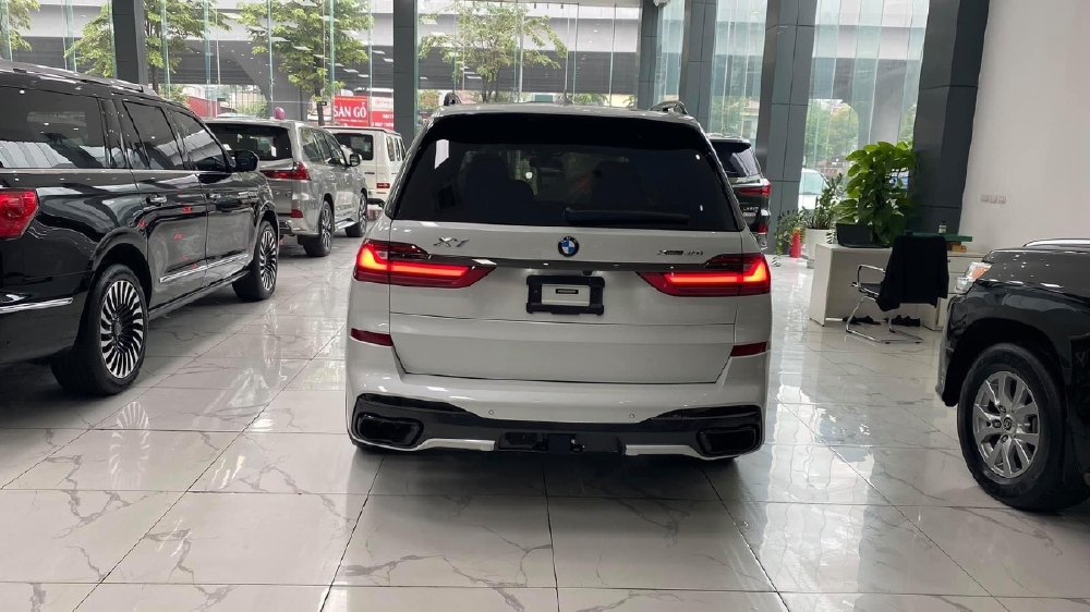 Bán BMW X7 xDrive 40i M Sport 3.0 sản xuất 2021,xe giao ngay