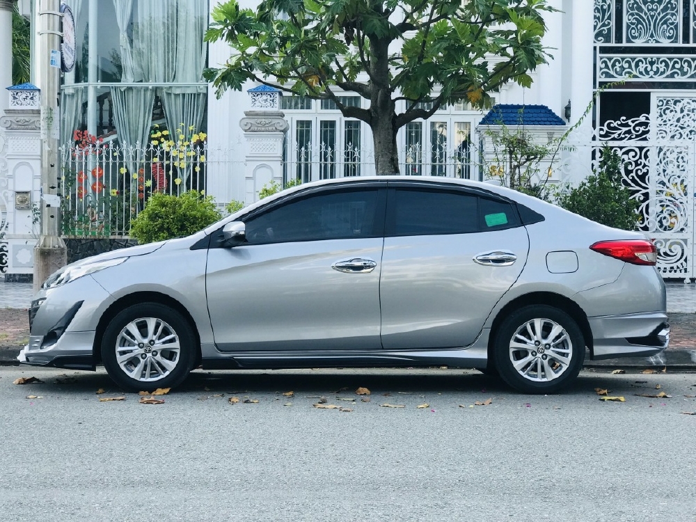 Toyota Vios 2019 màu ghi xám trang bị sẵn nhiều phụ kiện