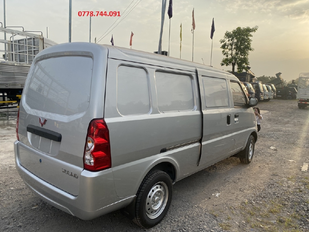 Xe van mới Wuling 2 chỗ 499kg nhập khẩu nguyên chiếc giá cạnh tranh